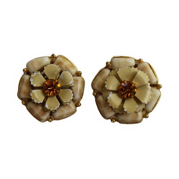 1950s SELINI Tan Thermoset & Amber Rhinestone Layered Flower Clip Earrings - Picture 1 of 3